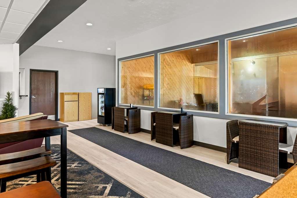 Americas Best Value Inn & Suites - Tahquamenon Country Newberry Restaurante foto