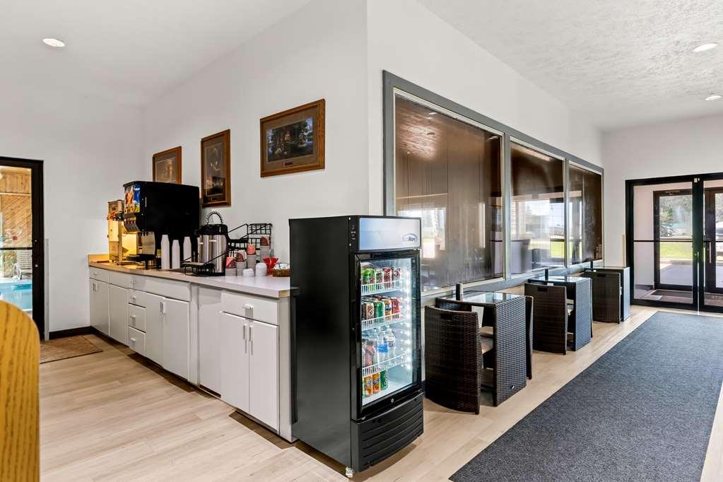 Americas Best Value Inn & Suites - Tahquamenon Country Newberry Restaurante foto