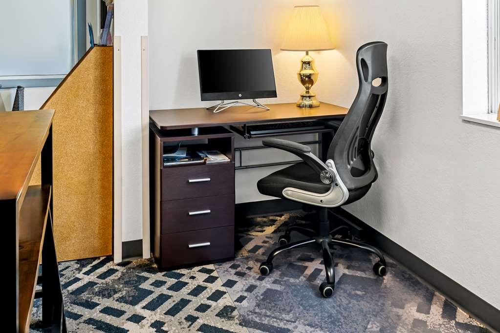 Americas Best Value Inn & Suites - Tahquamenon Country Newberry Instalações foto