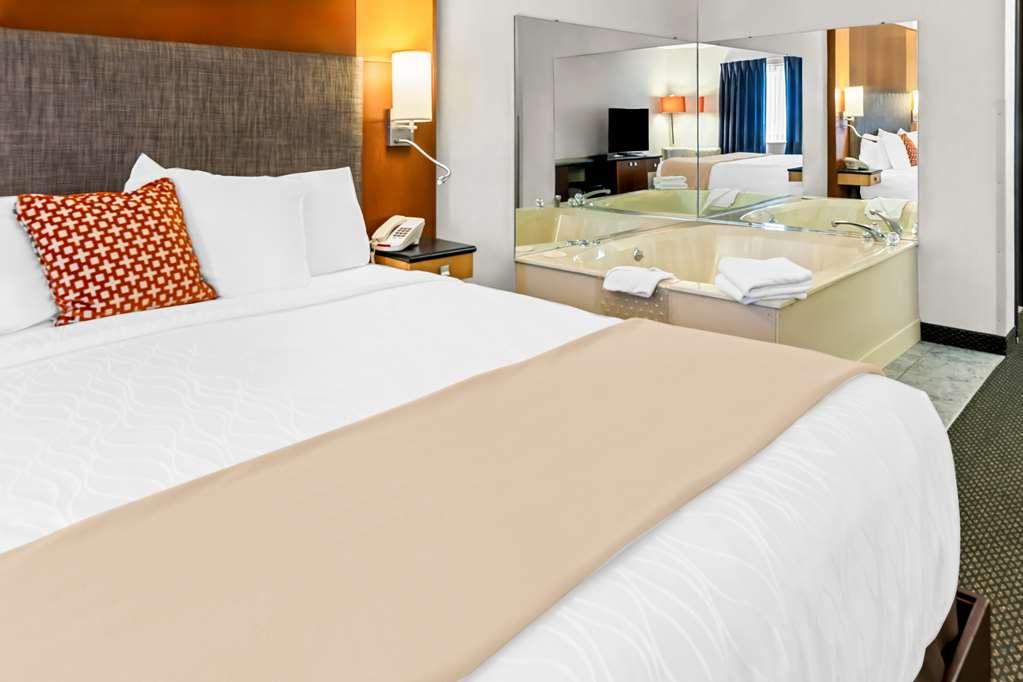 Americas Best Value Inn & Suites - Tahquamenon Country Newberry Quarto foto