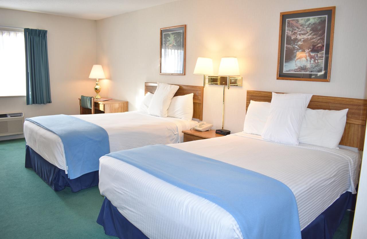 Americas Best Value Inn & Suites - Tahquamenon Country Newberry Exterior foto
